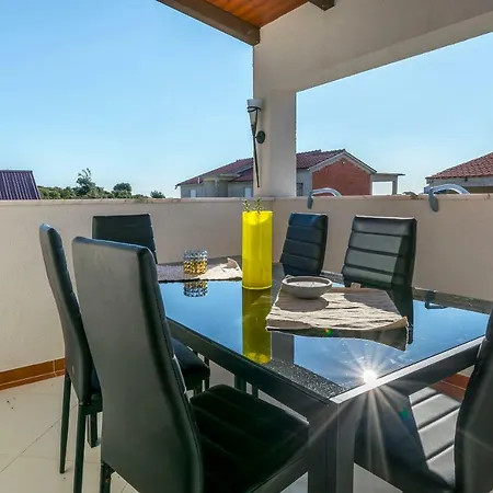 Lidija Apartment Razanj