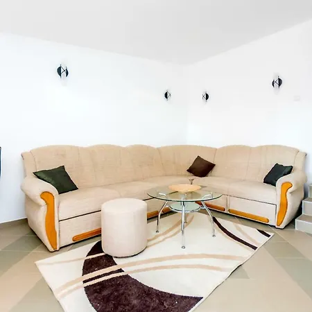 Apartment Lidija Razanj