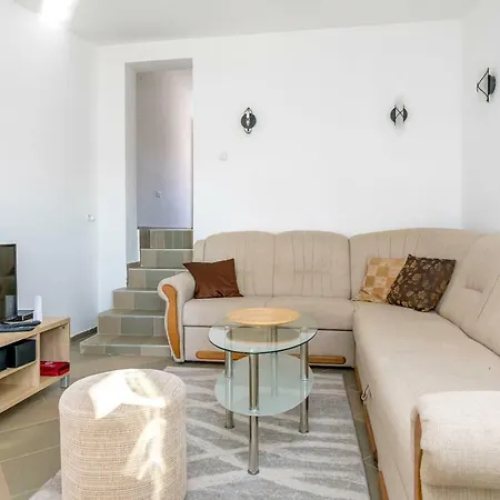 Lidija Apartment